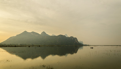 不向命运低头的名人事例