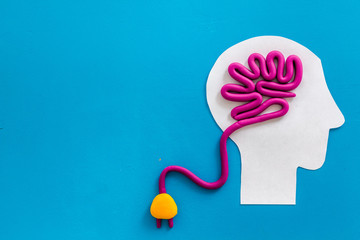 不向命运低头的名人事例