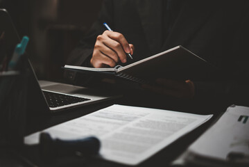 红豆象征相思的典故是什么？