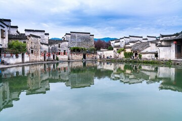 不向命运低头的名人事例