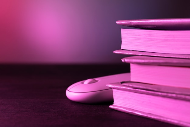 红豆象征相思的典故是什么？